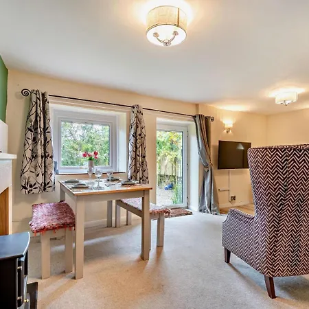 2 Bed In Keswick 28383 *