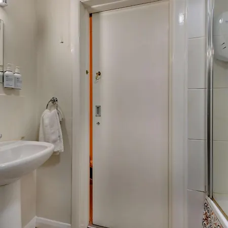 2 Bed In Keswick 28383 *